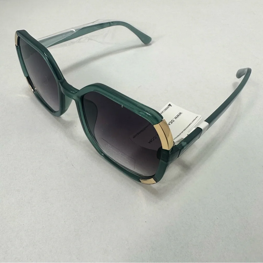 Sean John Emerald Green Vintage Retro Style Sunglasses w/ Gradient UV Lenses NWT